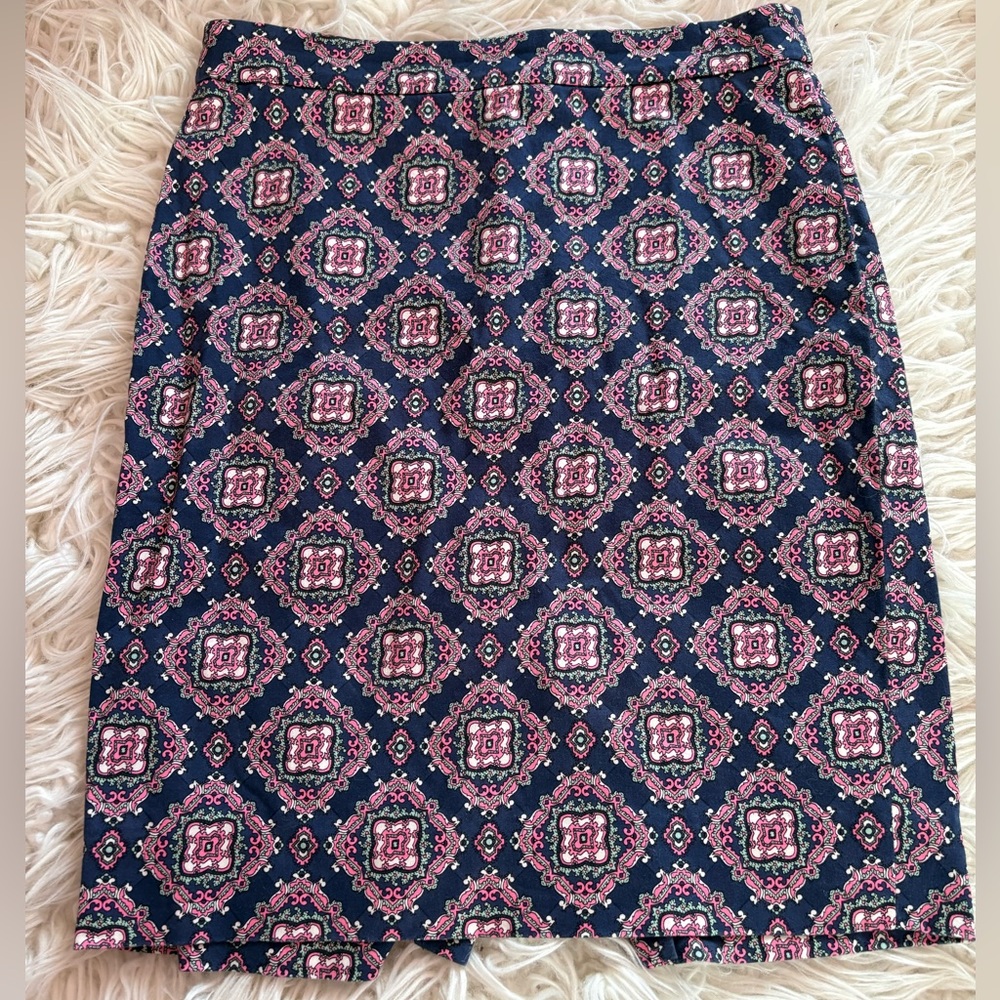 J.Crew Patterned Pencil Skirt Navy Pink Medallion Print Size 2